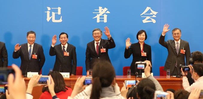 华尔街：6月30日财经早餐：避险降温美股上涨，金价在1770附近徘徊，关注鲍威尔和努钦国会证